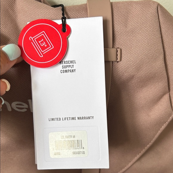 🎒 Herschel Little America Backpack – Rose Pink 🌸
Brand new with tags ✅ - Picture 3 of 10
